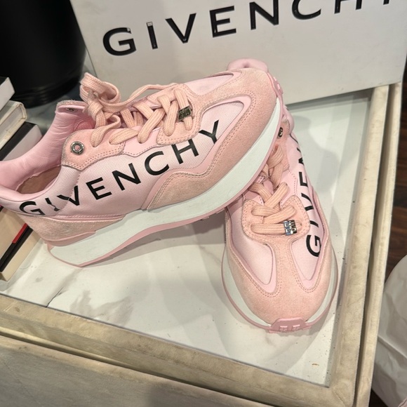 Givenchy Shoes - NWT Givenchy pink sneakers a size 8.5